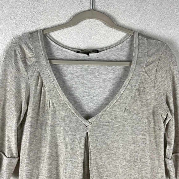 Weekend Max Mara Knit Top Womens Small Beige Gold V Neck Short Sleeve Classic - Picture 2 of 13